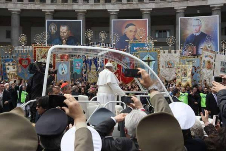 Le uco napoli presenti durante la visita del Santo padre a Napoli